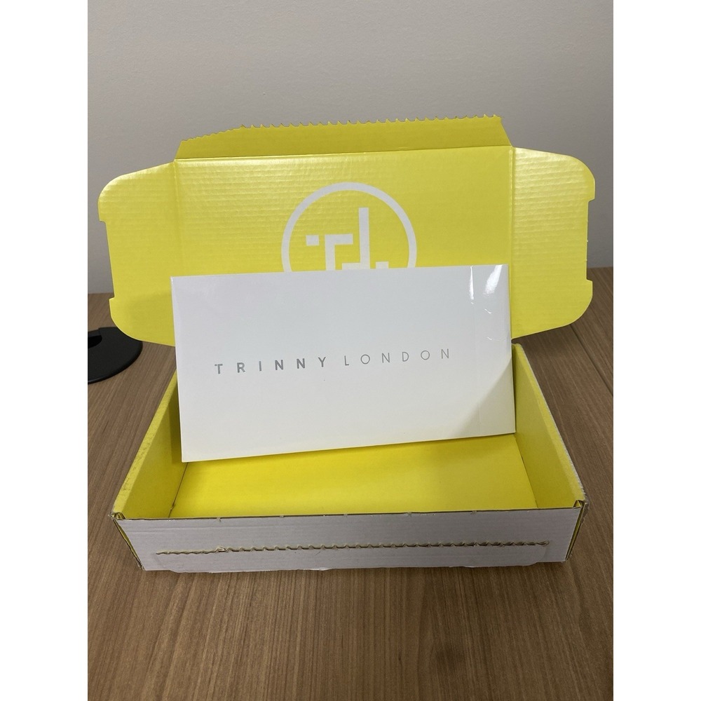 Trinny London‎ Gift bag And Empty Shipping Box ONLY No Makeup included